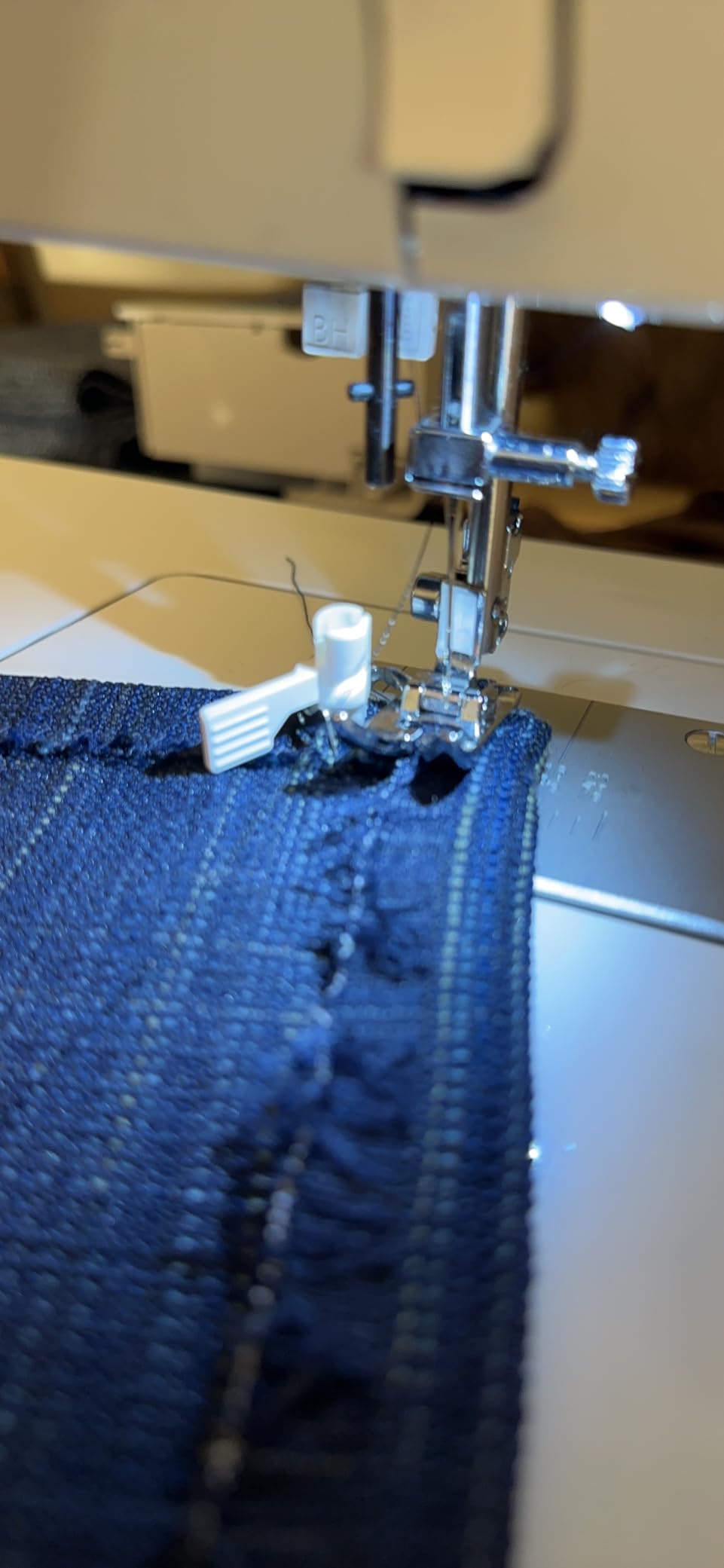 SINGER C5200 Computerized Sewing & Quilting Machine with Extension Table & Accessory Kit | 180 Stitch Applications, Touch Button Stitch Selection, LCD Screen, Full Metal Frame & 1-step Buttonhole customer photo 2