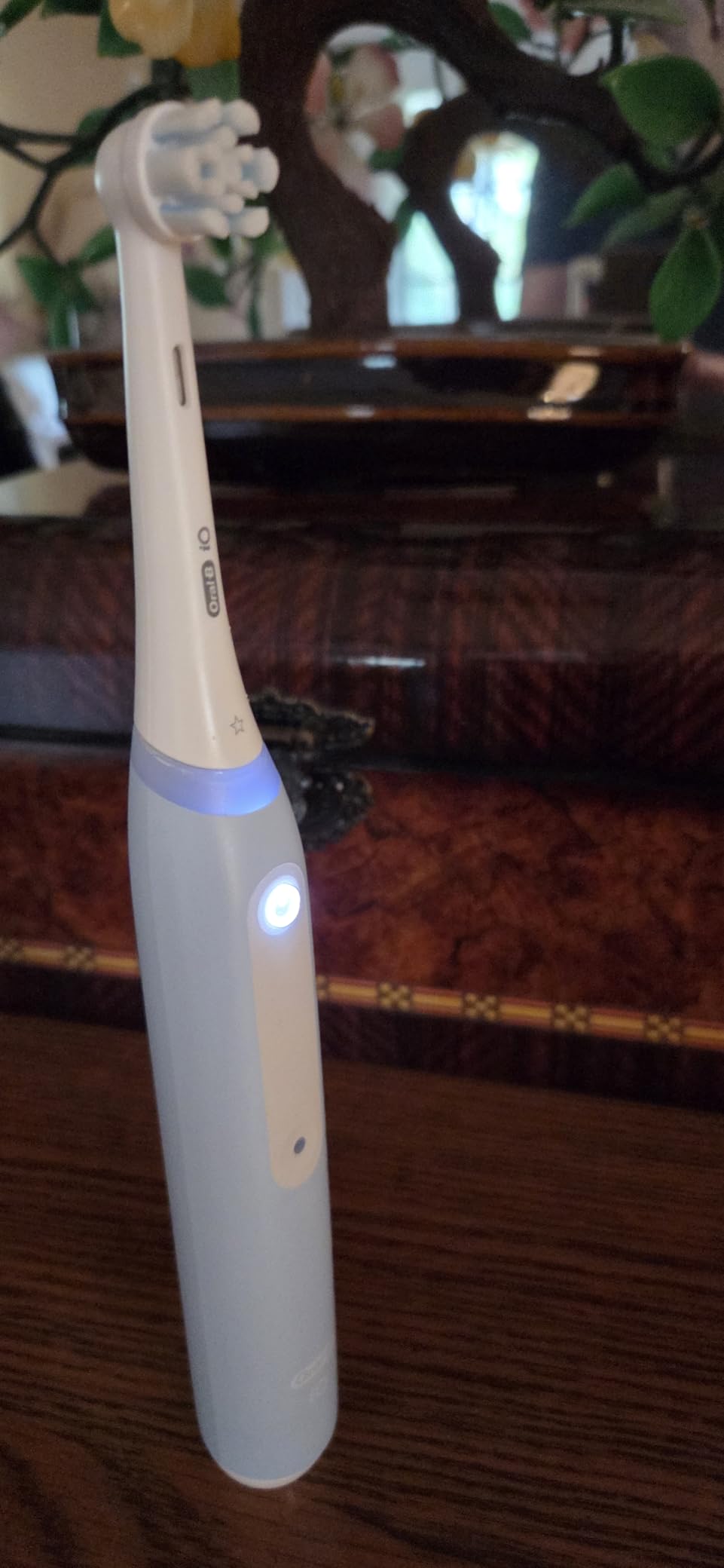 Oral-B iO Series 3 Limited Deep Clean Rechargeable Electric Toothbrush for Adults, Black, 3 Modes, Smart Pressure Sensor, Plaque Removal and Gum Care, 2 Replacement Brush Heads, Travel Case customer photo 1