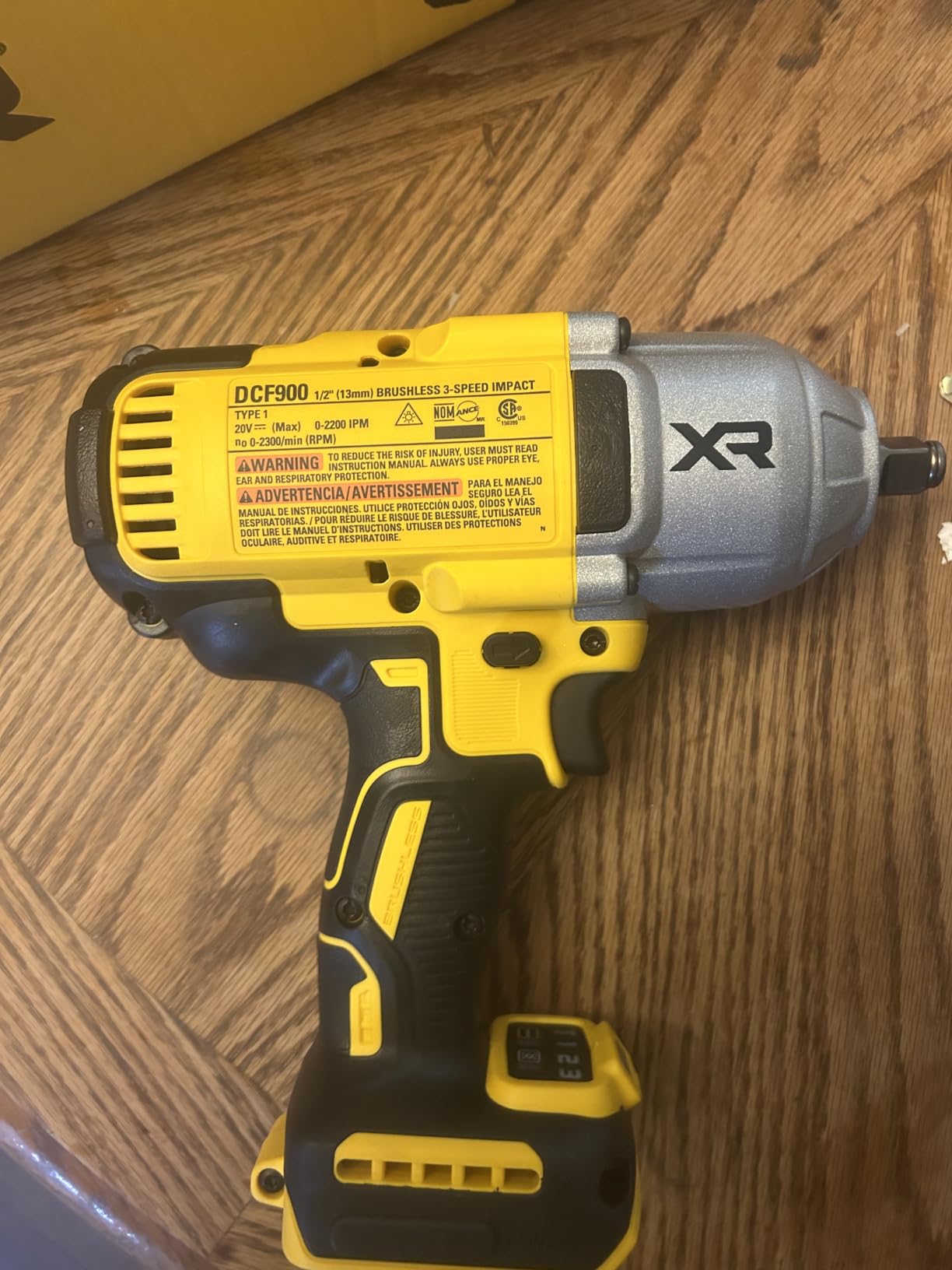 DEWALT 20V MAX Cordless Impact Wrench with Hog Ring Anvil, Brushless High Torque 1/2 Impact Gun, 4-Mode Speed, Includes Battery, Charger and Kit Bag (DCF900P1) customer photo 2