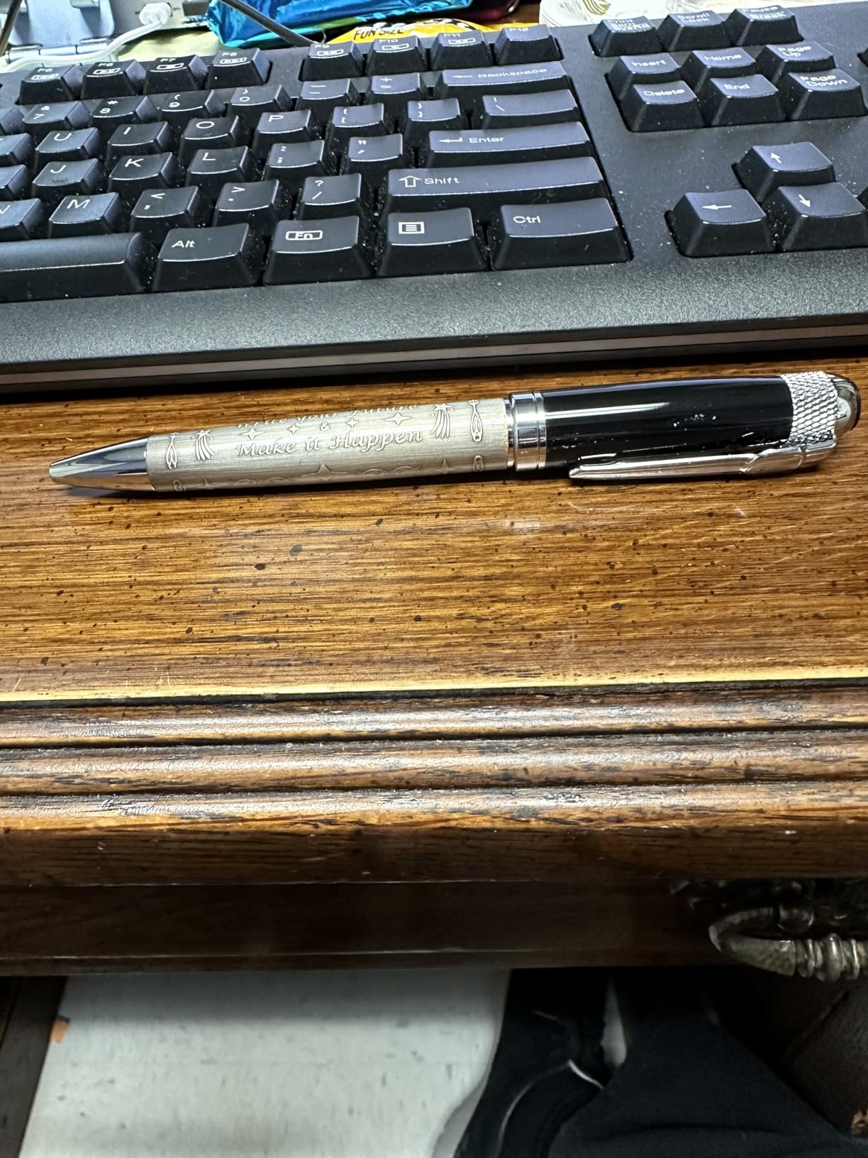 Luxury Ballpoint Pen Gift Set with Fancy LED Box customer photo 1