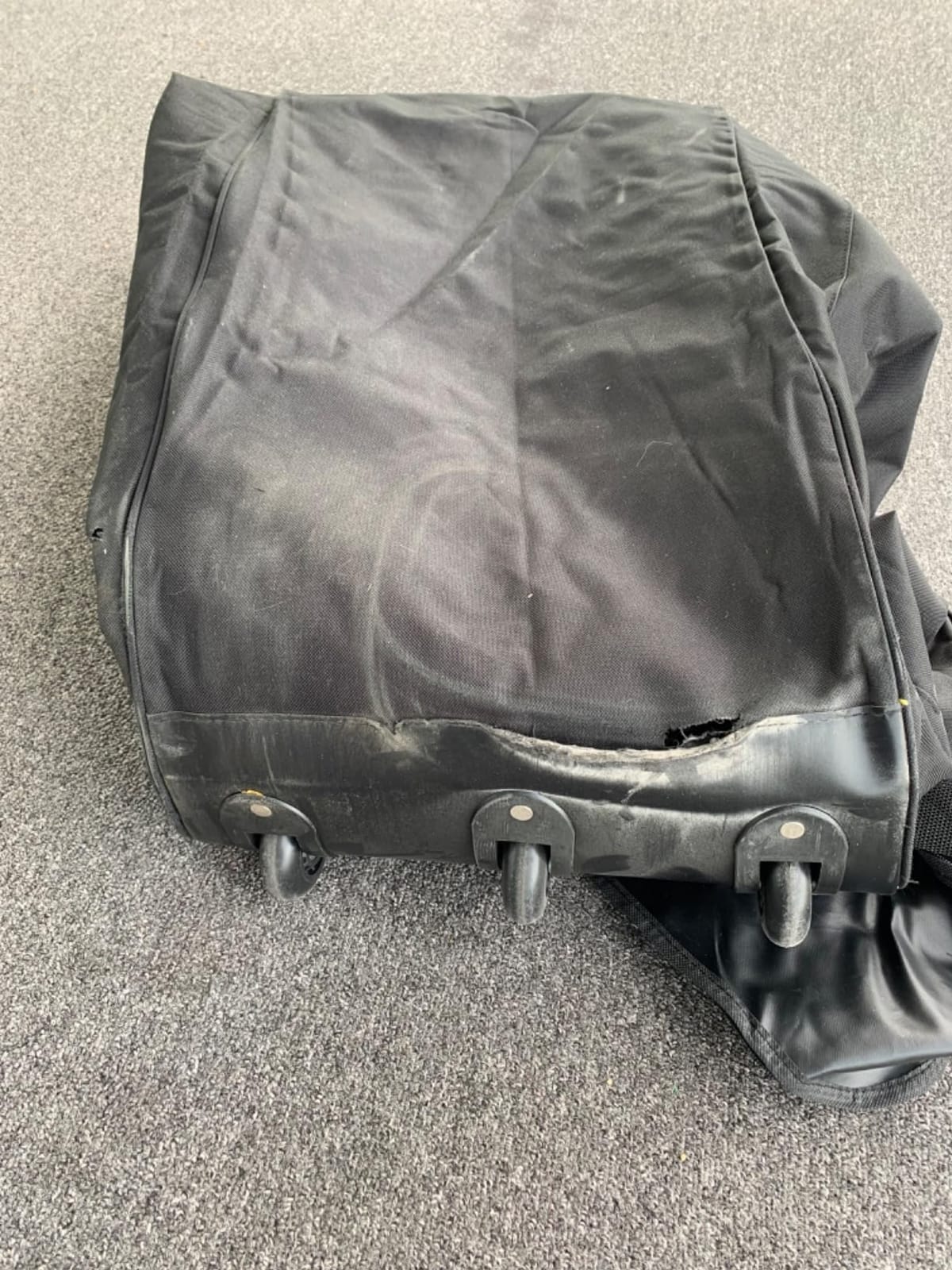 Finnhomy 120L Foldable Rolling Duffel Bag with 3 Wheels, Light Weight Travel Duffel bag with Large Loading Capacity, 32'' Rolling Duffel bag with Shoulder Strap customer photo 2