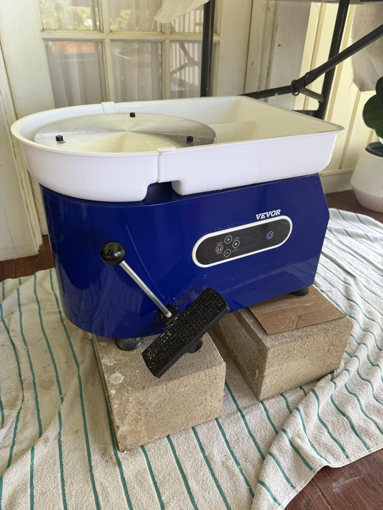VEVOR 11in Pottery Wheel for Adults Beginners, 450W Ceramic Wheel Forming Machine With LCD Touch Screen, Adjustable 60-300RPM Speed Handle and Foot Pedal Control, 32PCS Accessory Tools Kit, Craft Gift customer photo 2