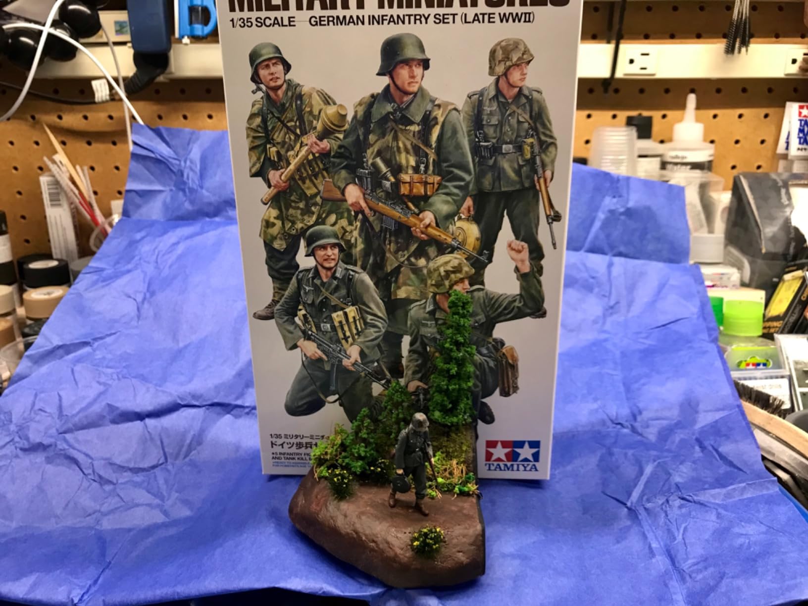 Tamiya 35382 1:35 Fig-Set Dt. Infantry 1943-45 (5) - Model Kit, Plastic Assembly Kit, Detailed Replica, Unpainted customer photo 2