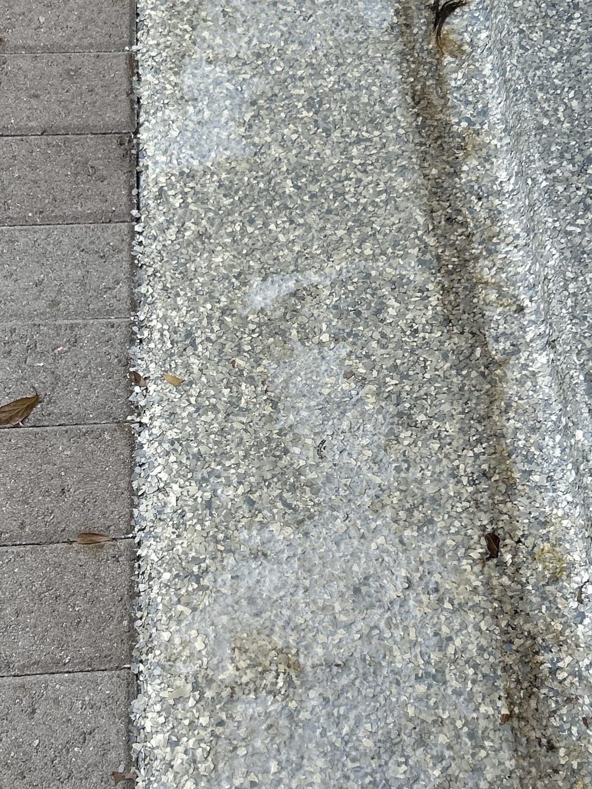 Clear Floor Epoxy Resin for Garages, Basements, Warehouses, Retail Stores and More | Highly Durable | Resistant to Scratches, Spills, and Stains | 1.5 Gallon Kit | 5.7 L customer photo 1