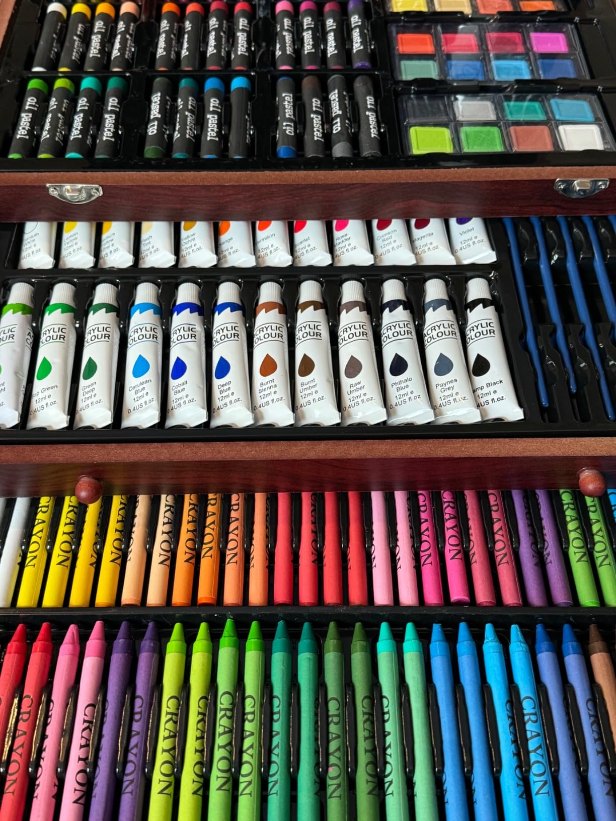 iBayam Art Supplies, 195-Pack Deluxe Drawing Painting Kit, 3 Sketchbook Set customer photo 2