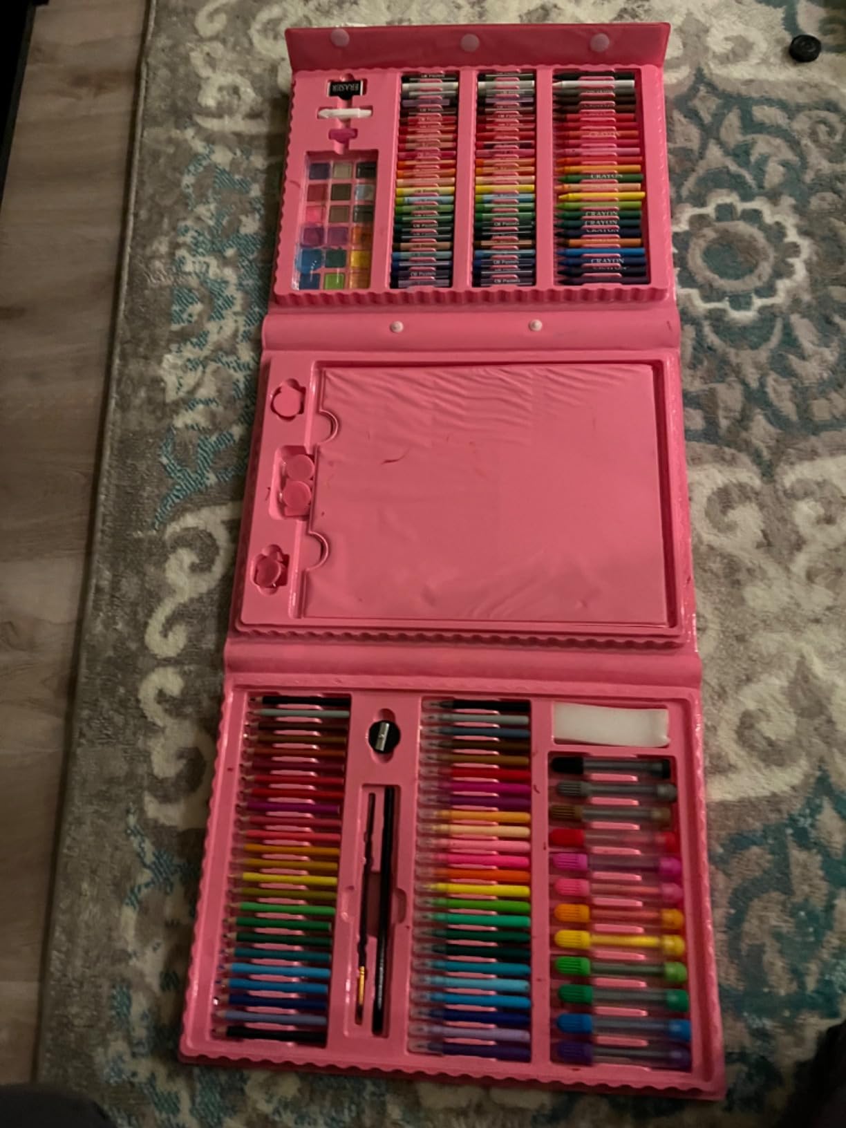 Shuttle Art 335 Piece Kids Art Set, Multi-Media Art Supplies, Gift Art Kit with Trifold Easel, 2 Drawing Pads, 2 Coloring Books, Oil Pastels, Crayons, Watercolors, Markers, Colored Pencils (Pink) customer photo 1