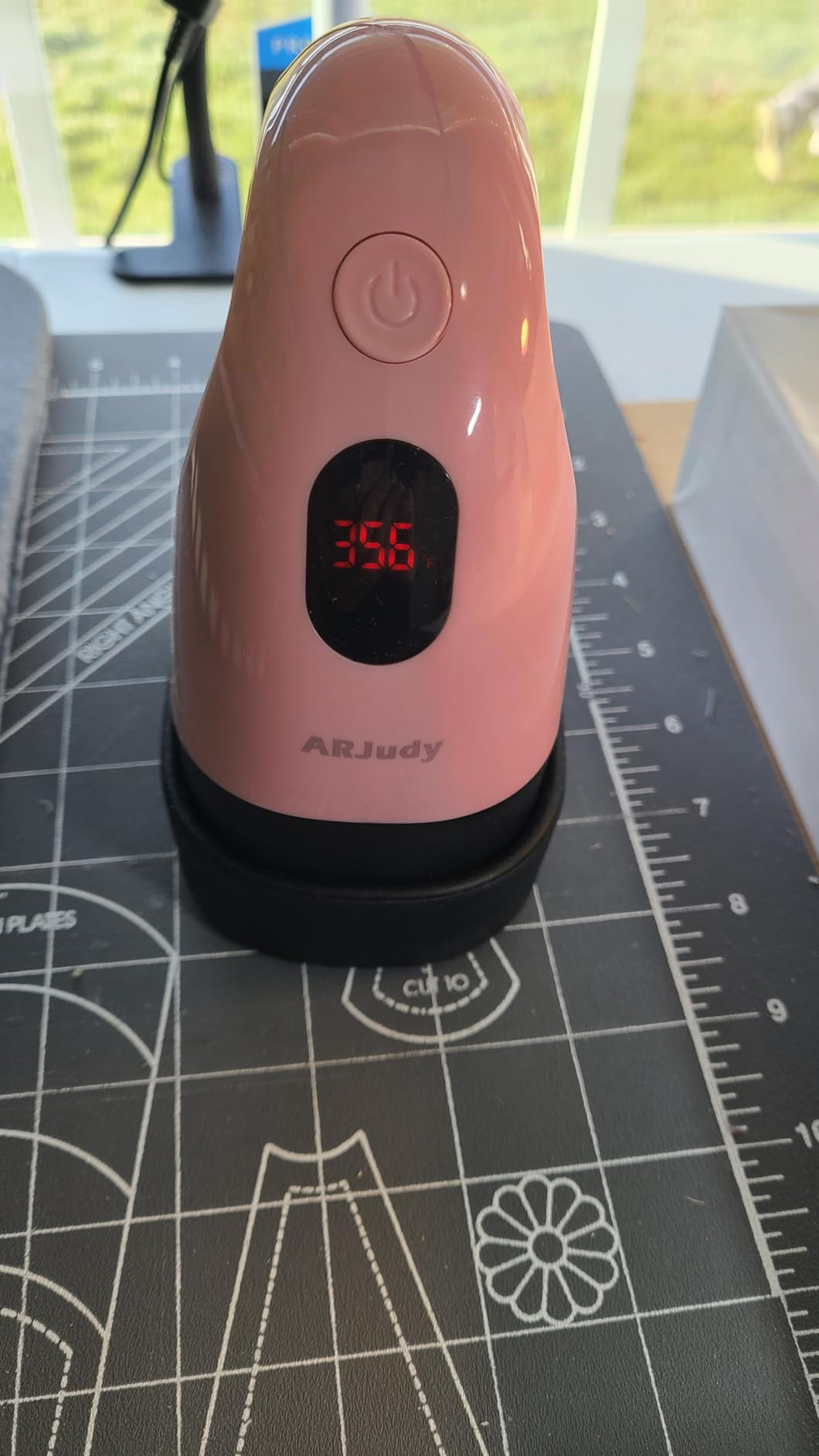Mini Heat Press Machine, Mini Heat Transfer Iron, 3 Settings Levels & Visible Temp, Portable Press Easy for Crafts, T-Shirt, Hats, Shoes, Bags, Cap and Small Vinyl Projects (Pink) customer photo 2