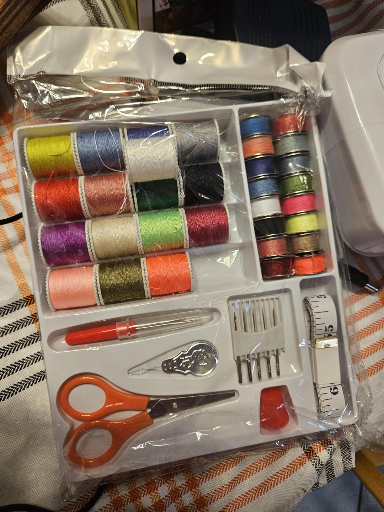 Mini Sewing Machine for Beginners, Portable Sewing Machine with 12 Stitches customer photo 2