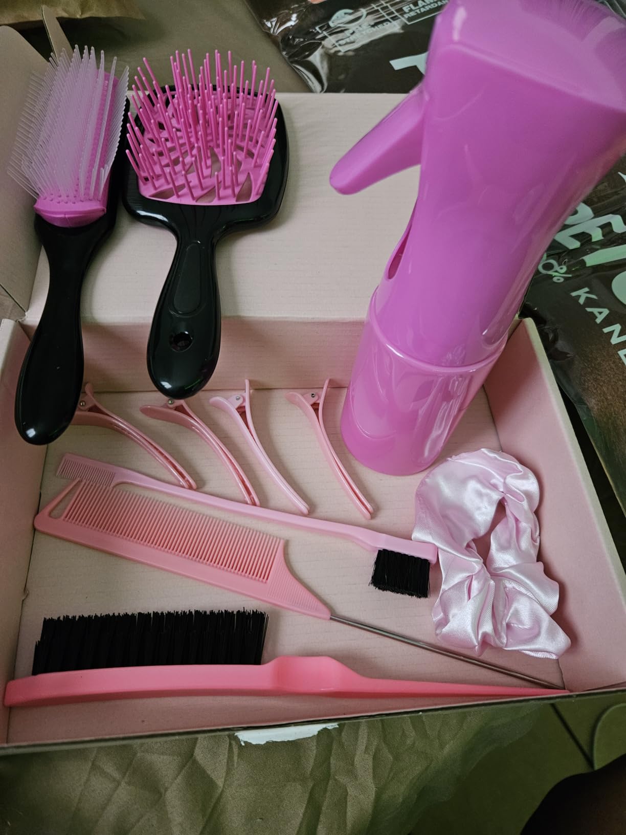 11-Piece Hair Brush Set with Detangling Brush and Hair Spray Bottle, Black customer photo 2