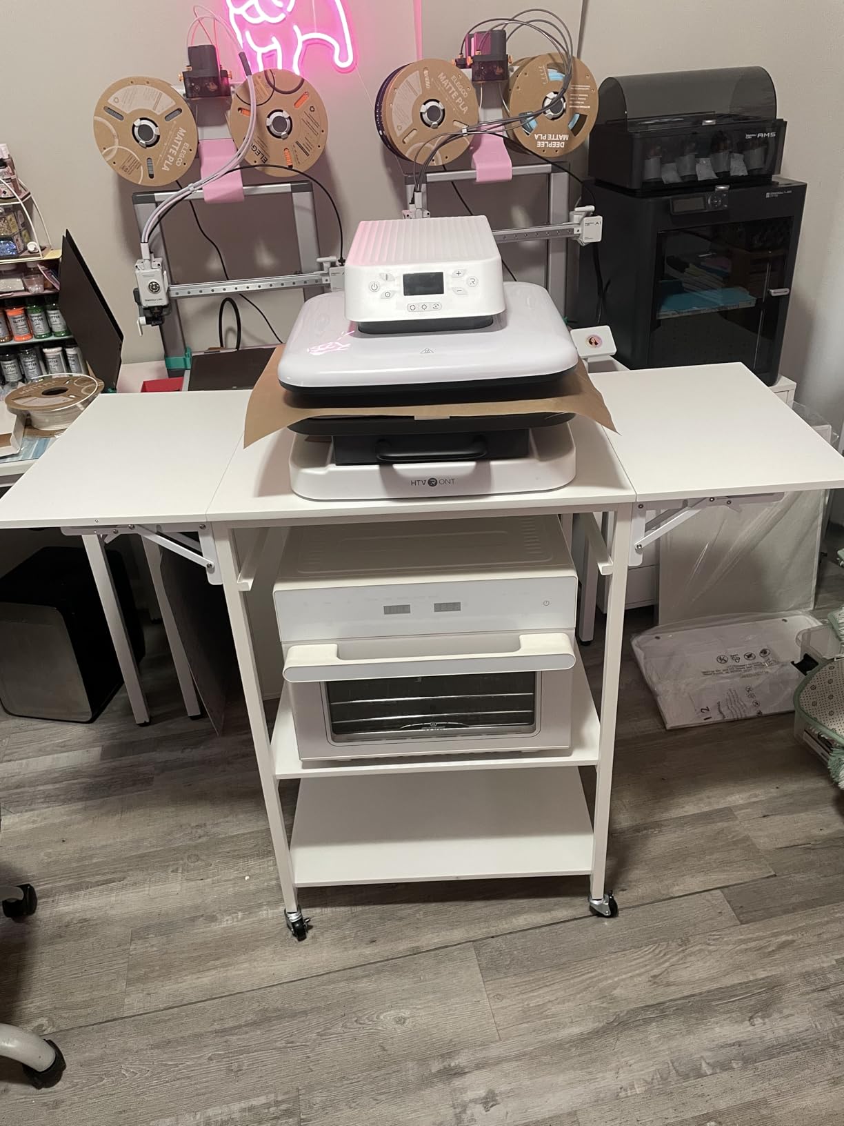 Crafit Extra Large Heat Press Table with Vinyl Storage, Foldable Stand customer photo 2