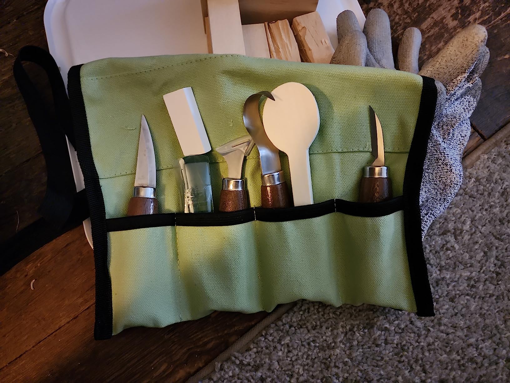 IMYMEE Wood Whittling Kit for Beginners-Complete Whittling Set with 4pcs Wood Carving Knives & 8pcs Basswood Wood Blocks-Perfect Wood Carving Kit Set-Includes Wood Carving Tools for Adults and Kids customer photo 2