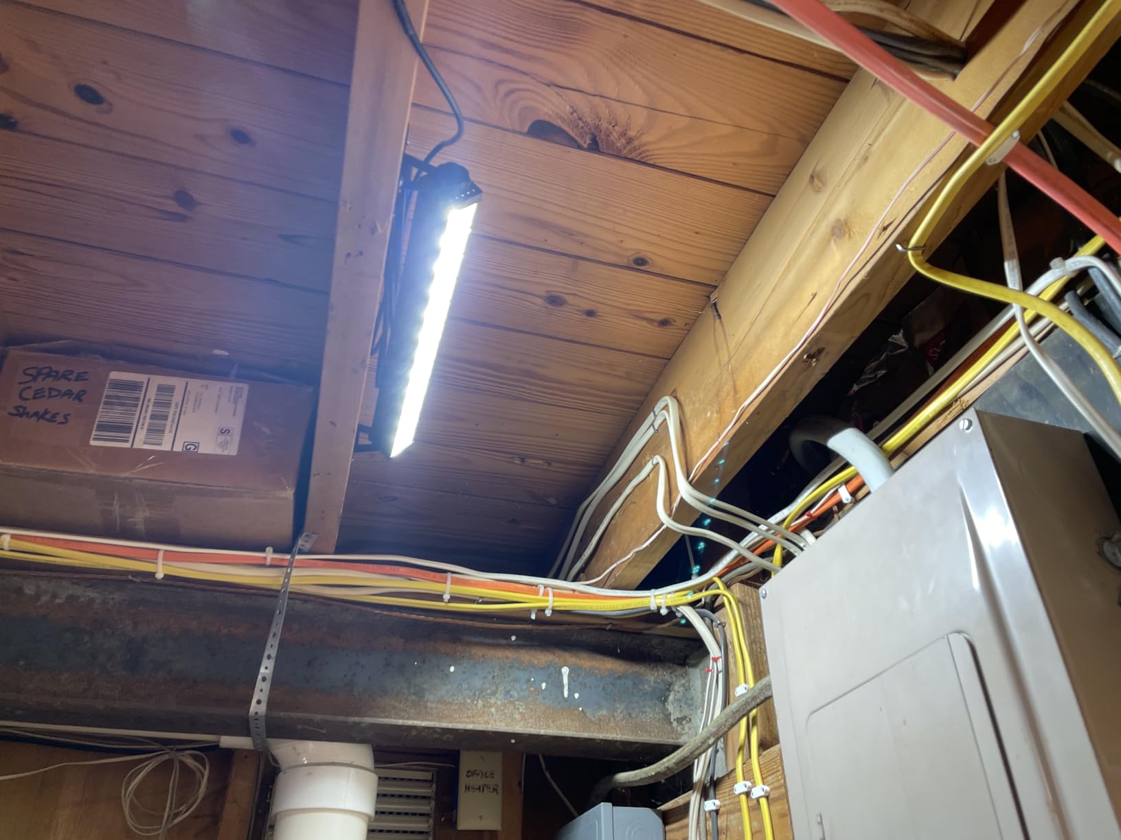 40W LED Shop Lights, 5400LM Plug in Garage Light, 6000K Daylight, 2 Pack customer photo 2