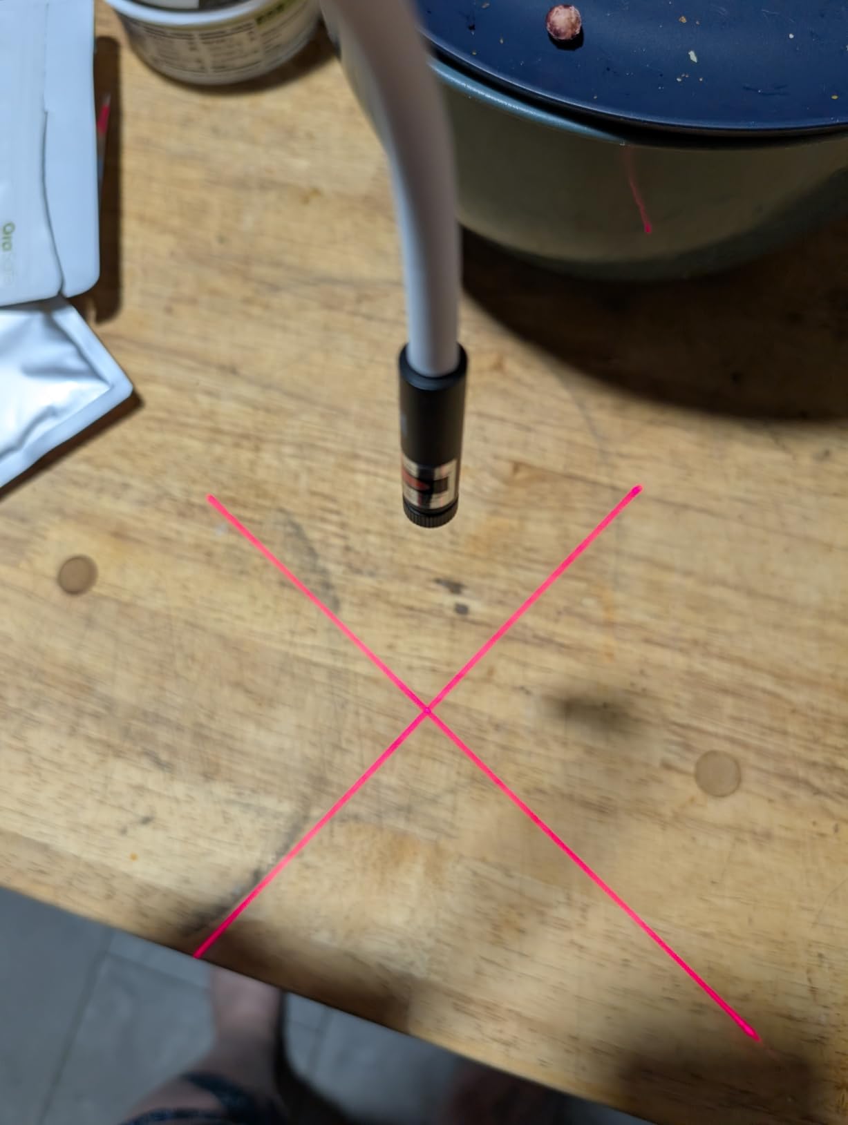 Magnetic Positioning Quilting Light with Crosshair Guide – Adjustable Red Laser Guide for Straight Stitching Precision Sewing & Quilting, Secure Magnetic Attachment for Sewing Machines customer photo 1