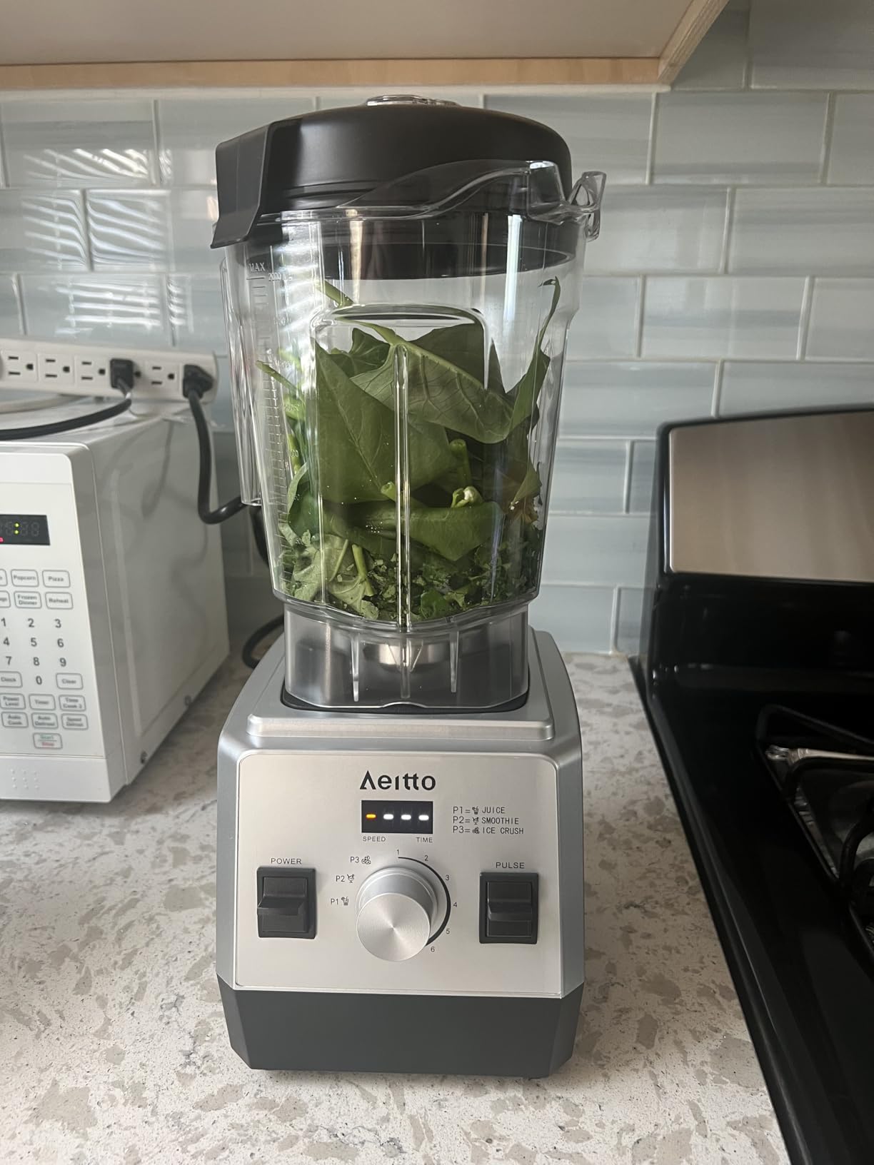 Aeitto Blenders for Kitchen with 68Oz. Large Capacity, 1800W Max Power Smoothie Blender, 3 Preset Programs & 7 Speeds, Professional Countertop Blender for Smoothies, Ice Crush, Generation 1 Silver customer photo 2