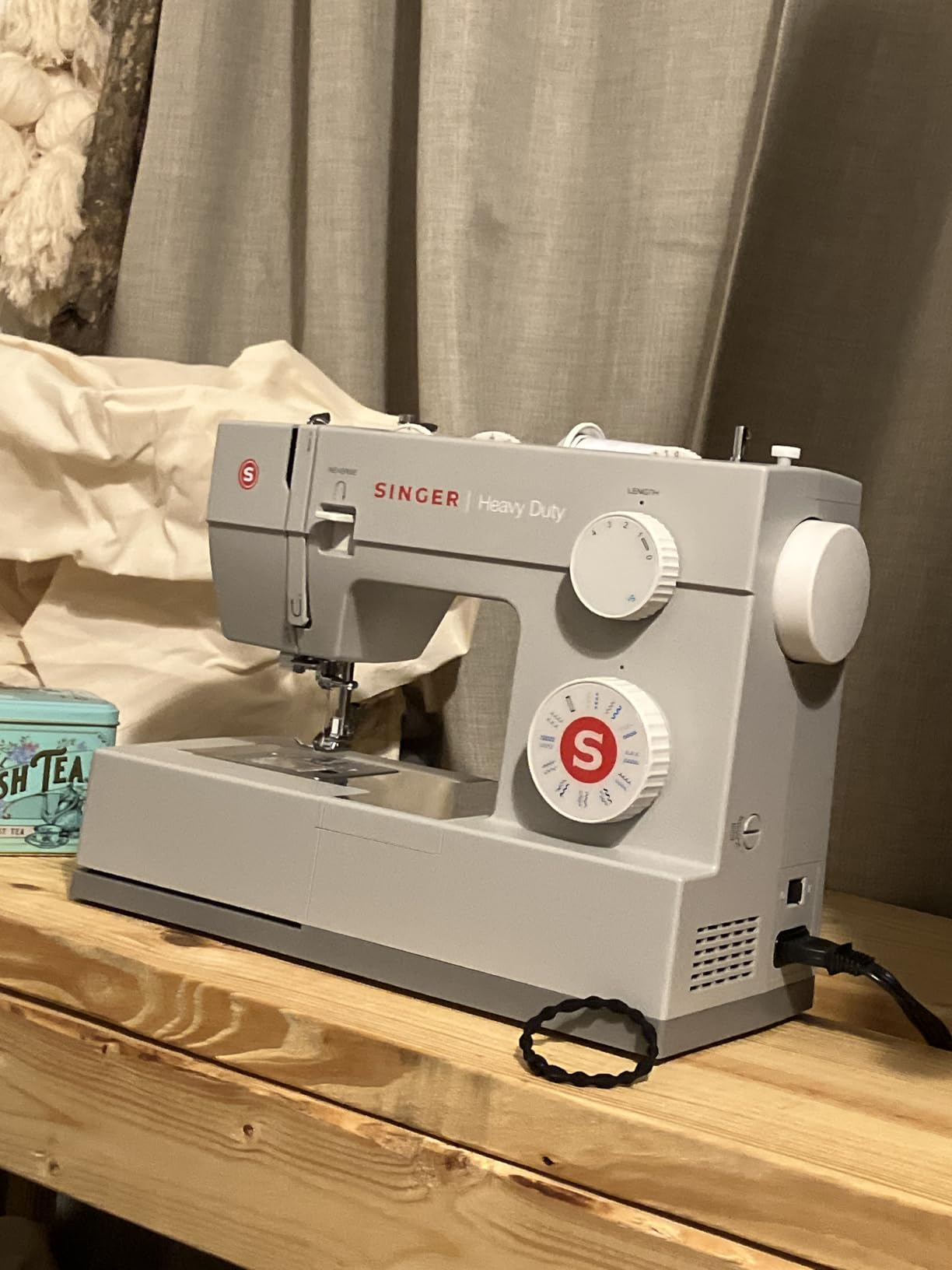 SINGER® Next Evolution Heavy Duty 4552™ Sewing Machine, Bonus Presser Feet customer photo 1